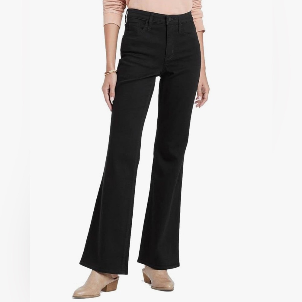 Universal Thread Women's High-Rise Flare Leg Jeans Black   Size 6R.          NWT